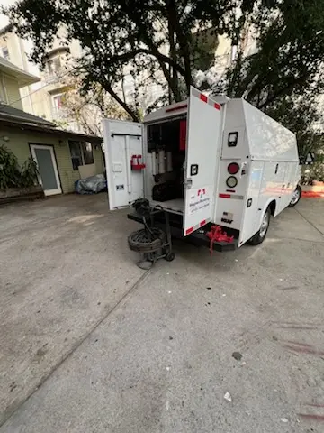 Magnet Plumbing service vehicle on-site for Faucet Repair in Atlantis